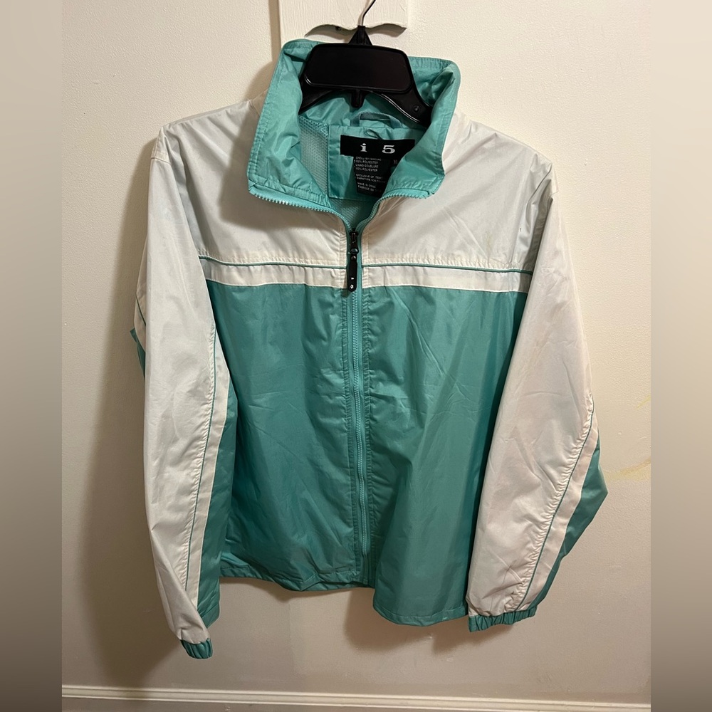 I5 rain jacket excellent condition. Size XL smoke-free pet free home.